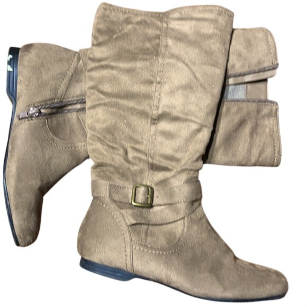 Austin Trading Co Womens Tan Faux Suede Slouchy Mid Boots Size 7.5 Flat Buckle